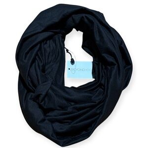 Beyond Yoga Pocket Infinity Scarf NWT In Black